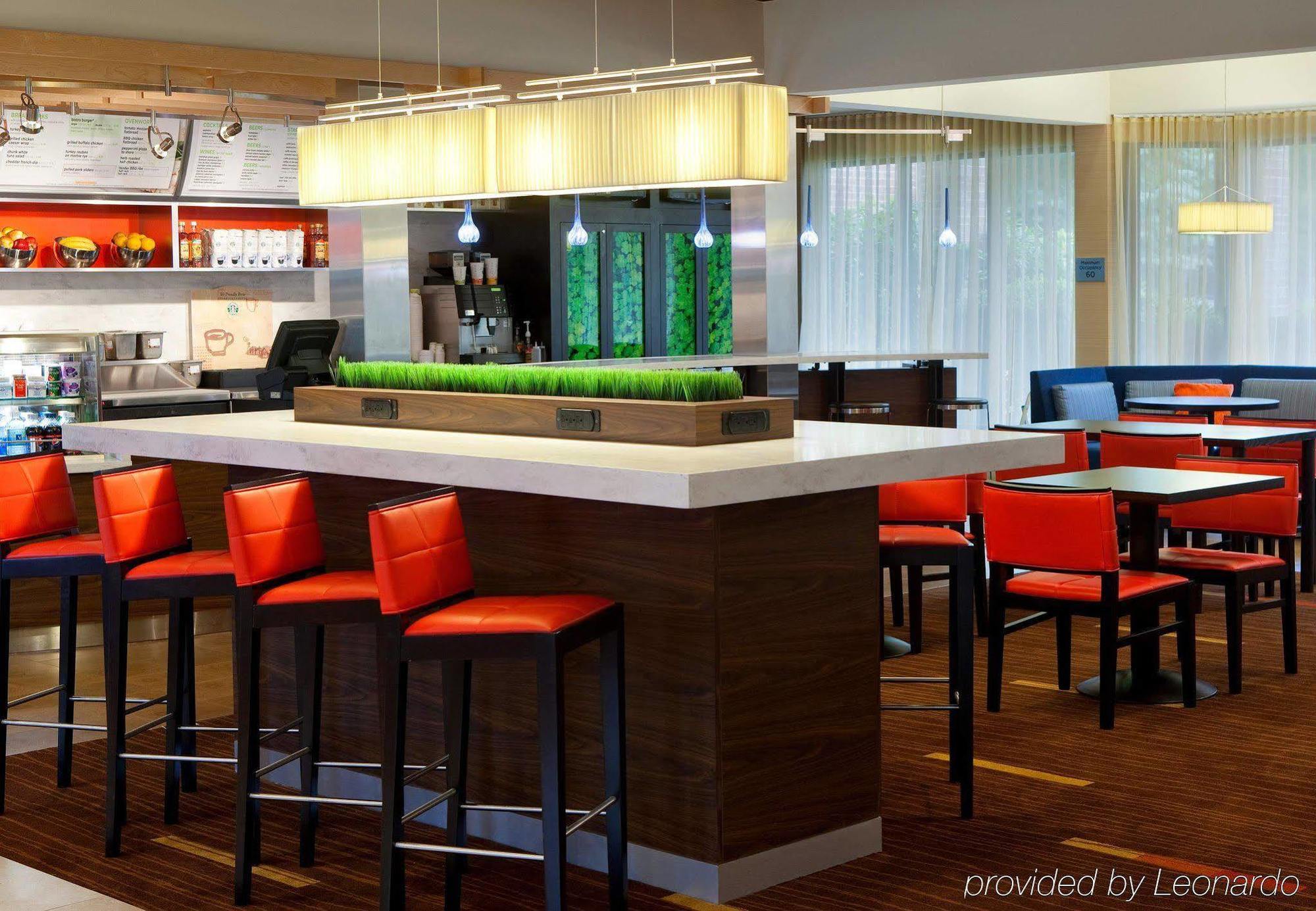 Courtyard By Marriott Boston Norwood/Canton Ресторан фото