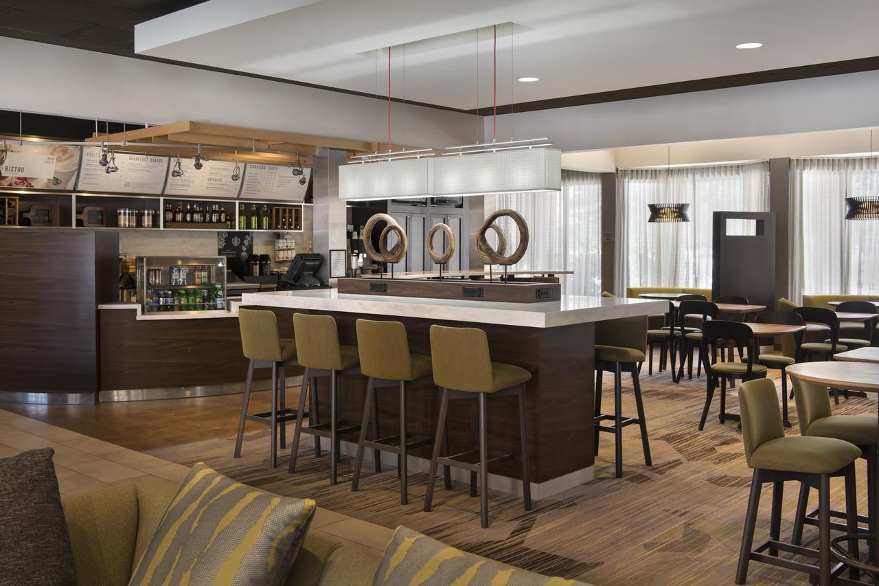 Courtyard By Marriott Boston Norwood/Canton Экстерьер фото